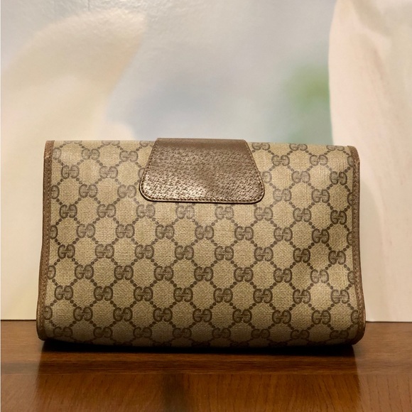 ON SALE!! Vintage Gucci Clutch - Picture 3 of 13